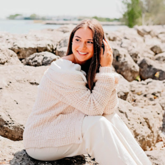 Meet your Posher, Emma - Picture 1 of 1